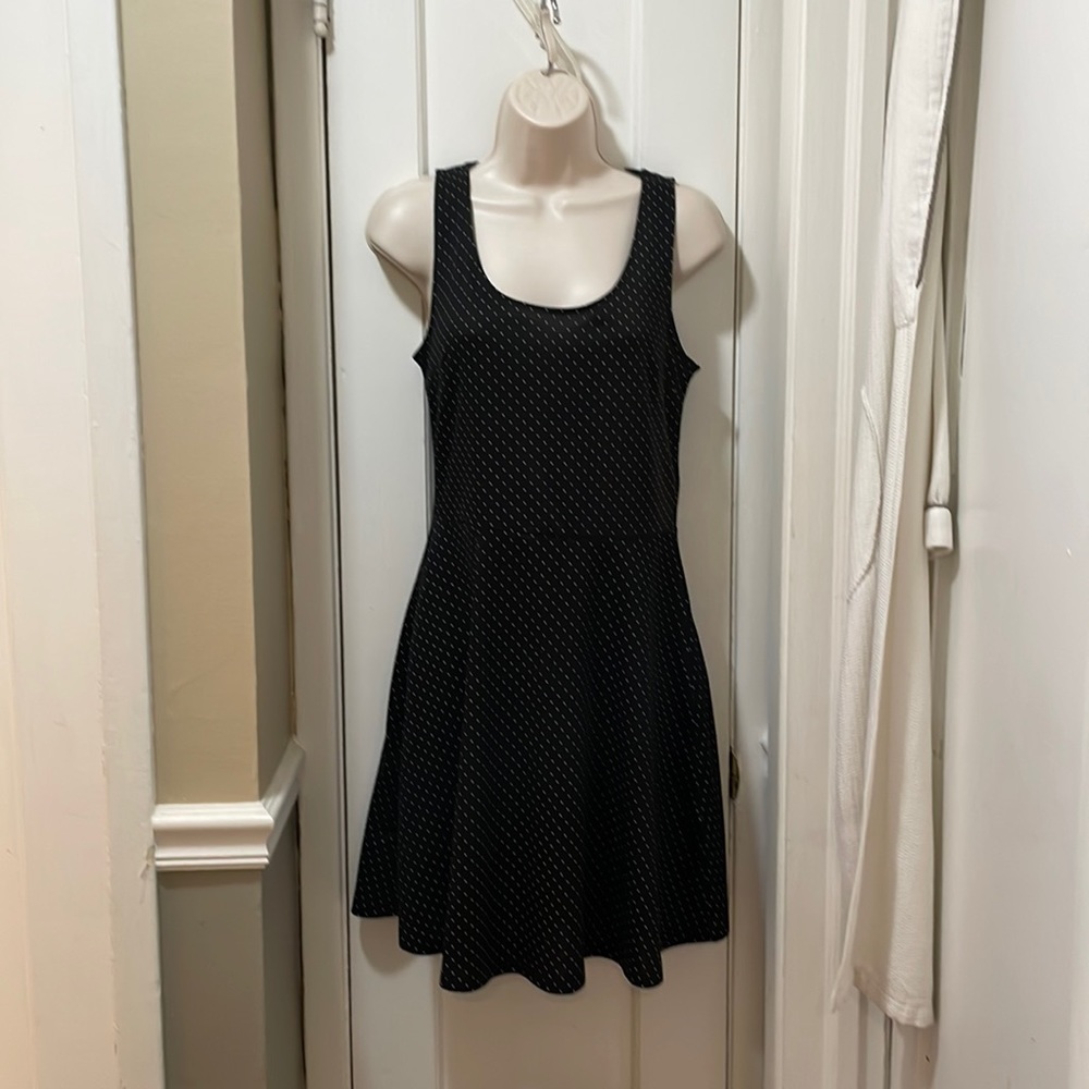H & M